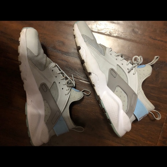 Nike air sneakers. - Picture 2 of 5